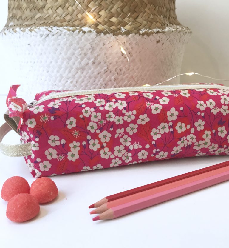  trousse  d cole liberty Mitsi fuchsia Atelier Coco Vanille